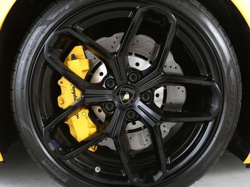 Giallo Inti Pearl Effect 2017 Lamborghini Huracan LP580-2S