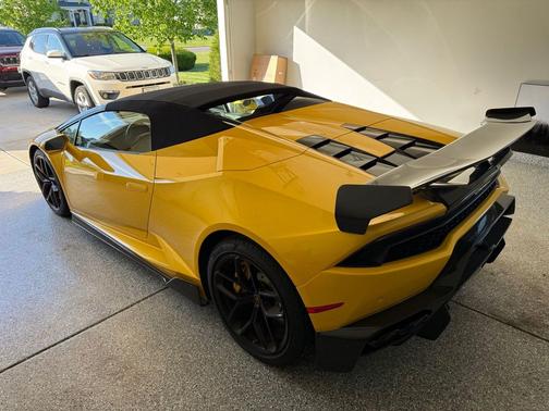 Giallo Inti Pearl Effect 2017 Lamborghini Huracan LP580-2S
