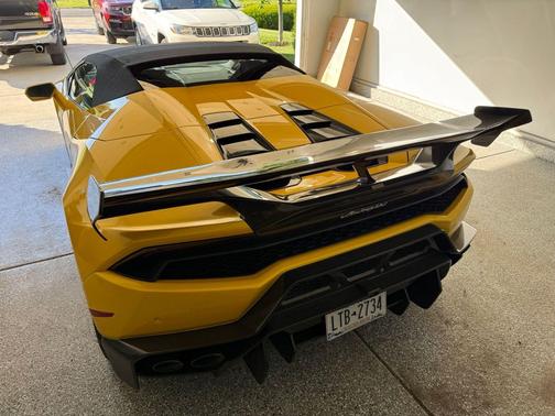Giallo Inti Pearl Effect 2017 Lamborghini Huracan LP580-2S