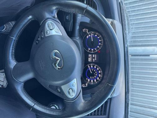 2017 INFINITI QX70 Base