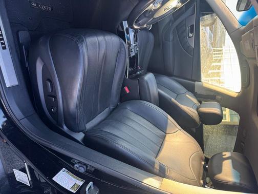 2017 INFINITI QX70 Base