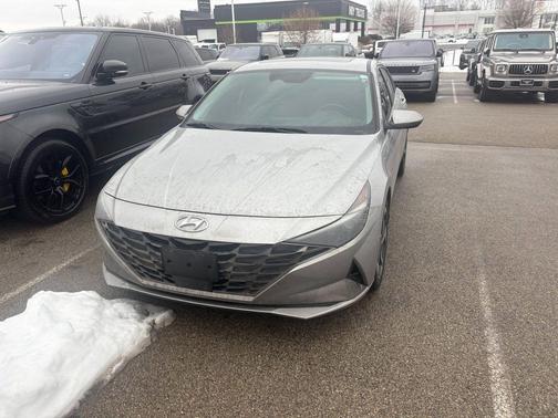 2023 Hyundai ELANTRA Limited