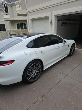 2017 Porsche Panamera Turbo