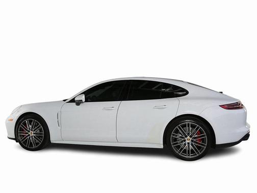 2017 Porsche Panamera Turbo