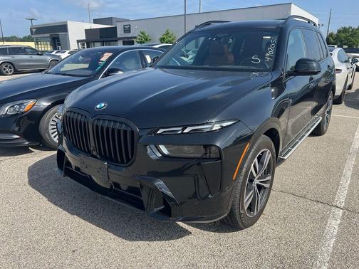 Black Sapphire Metallic 2024 BMW X7 xDrive40i