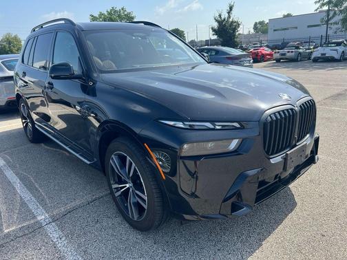 Black Sapphire Metallic 2024 BMW X7 xDrive40i