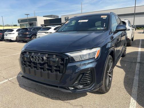 Waitomo Blue Metallic 2025 Audi Q7 45 Premium Plus