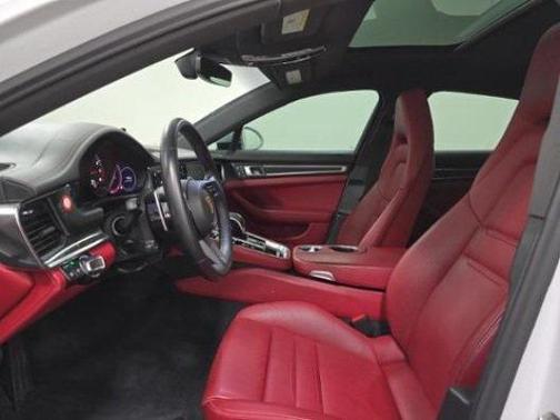2023 Porsche Panamera 4 Platinum Edition
