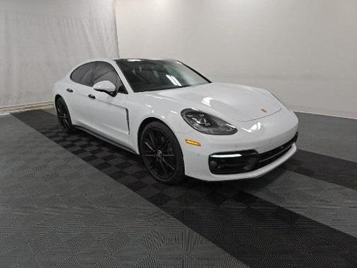 2023 Porsche Panamera 4 Platinum Edition