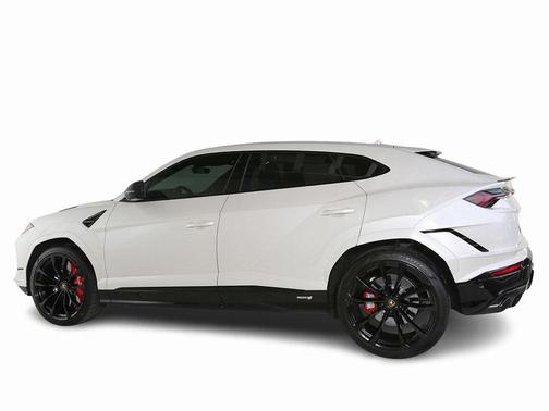 2024 Lamborghini Urus S