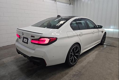 Alpine White 2022 BMW M5 Competition