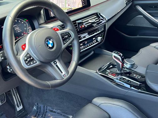 Alpine White 2022 BMW M5 Competition