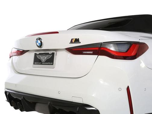 Alpine White 2022 BMW M4 Competition xDrive