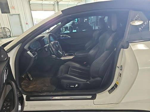 Alpine White 2022 BMW M4 Competition xDrive