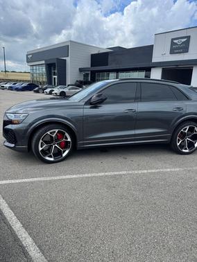 Daytona Gray Pearl Effect 2025 Audi RS Q8 4.0T