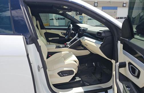 White 2020 Lamborghini Urus Base