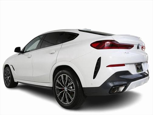 2023 BMW X6 xDrive40i