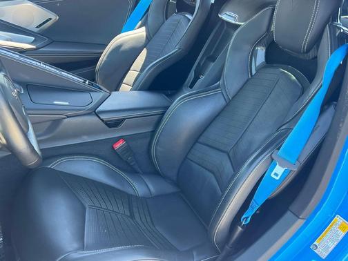 Rapid Blue 2021 Chevrolet Corvette Stingray w/2LT