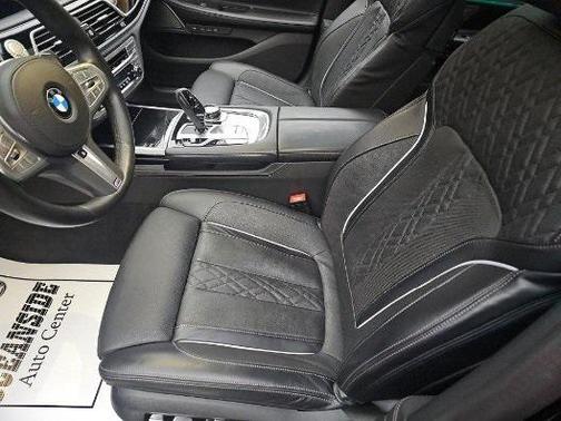 2022 BMW M760 xDrive