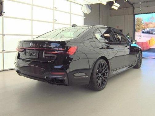 2022 BMW M760 xDrive