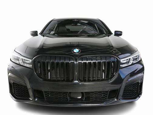 2022 BMW M760 xDrive