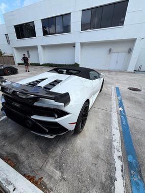 White 2020 Lamborghini Huracan EVO Base