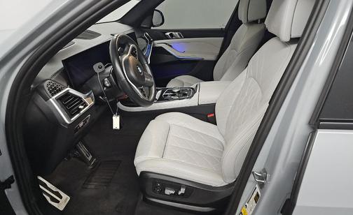 Brooklyn Grey Metallic 2023 BMW X7 xDrive40i