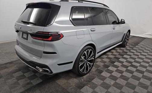 Brooklyn Grey Metallic 2023 BMW X7 xDrive40i