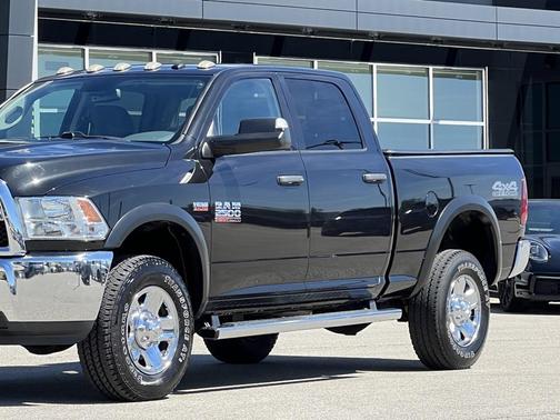 2018 RAM 2500 Tradesman Crew Cab 4x4 6'4' Box