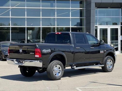 2018 RAM 2500 Tradesman Crew Cab 4x4 6'4' Box