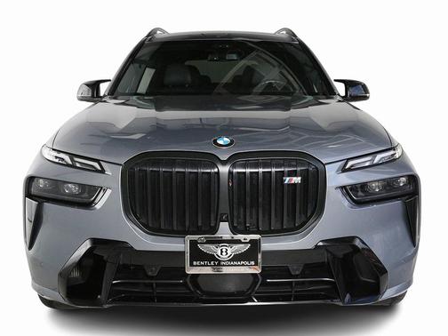 2023 BMW X7 M60i