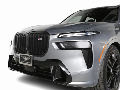 2023 BMW X7 M60i
