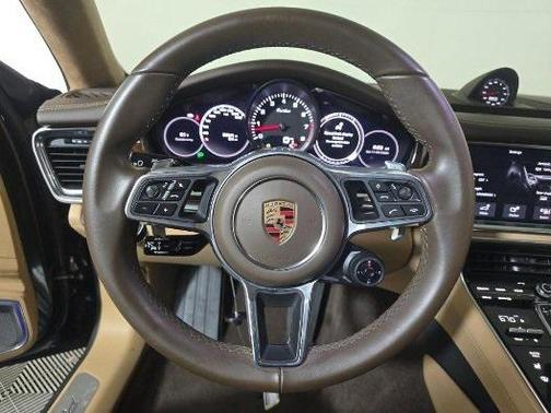 2017 Porsche Panamera Turbo