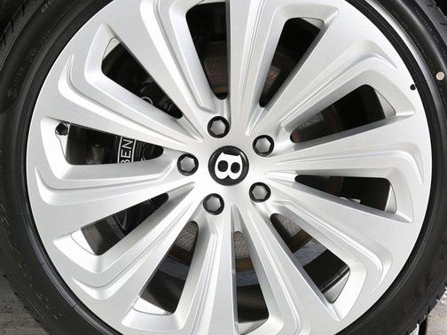 2025 Bentley Bentayga Azure