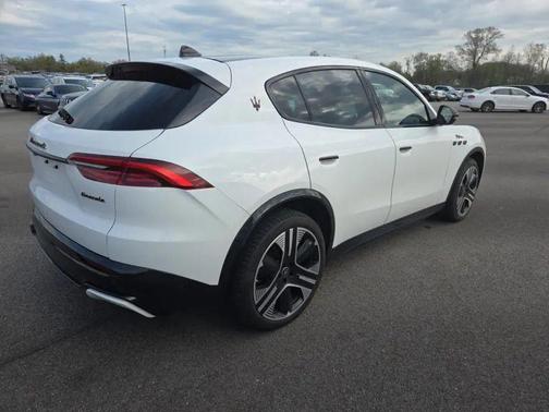 Black 2025 Maserati Grecale Folgore Folgore
