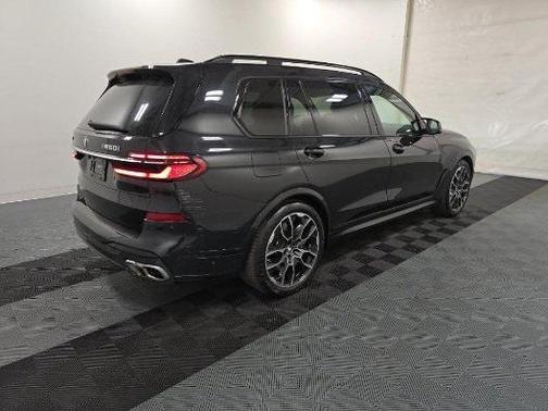 2024 BMW X7 M60i