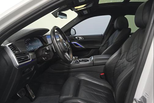 Mineral White Metallic 2023 BMW X6 xDrive40i