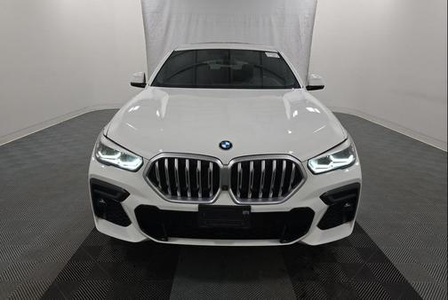 Mineral White Metallic 2023 BMW X6 xDrive40i