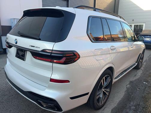 2024 BMW X7 xDrive40i