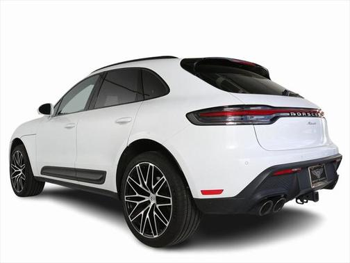 2023 Porsche Macan Base