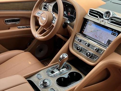 2024 Bentley Bentayga V8