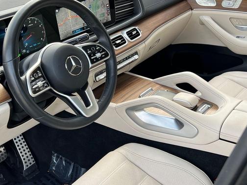 Selenite Grey Metallic 2023 Mercedes-Benz GLS 580 4MATIC