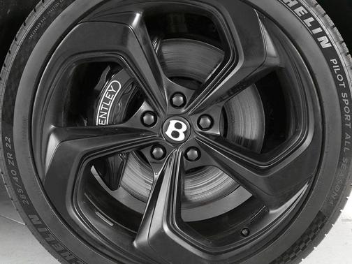 Black 2022 Bentley Bentayga S