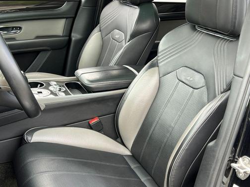 Black 2022 Bentley Bentayga S