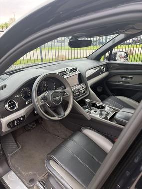 Black 2022 Bentley Bentayga V8