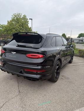 Black 2022 Bentley Bentayga V8