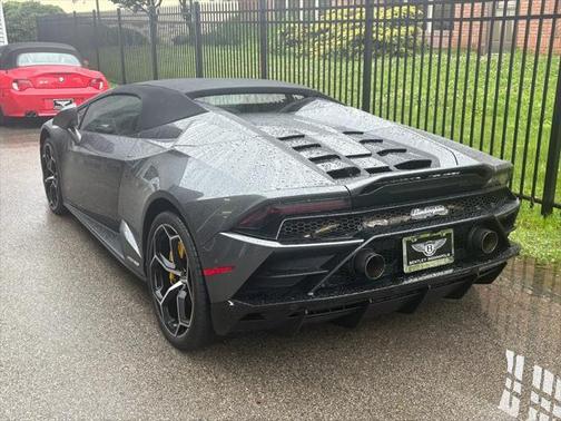 2020 Lamborghini Huracan EVO Base
