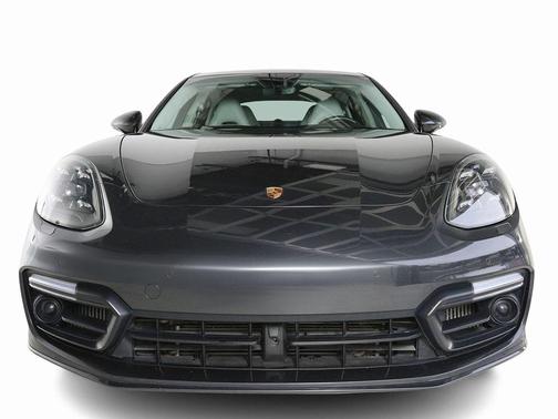 2018 Porsche Panamera Turbo