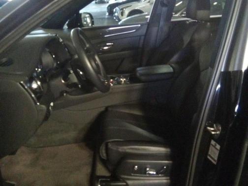 2022 Bentley Bentayga V8