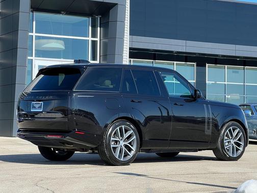 2025 Land Rover Range Rover P550e SE